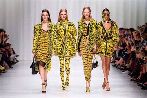 marca de ropa versace|where to buy Versace.